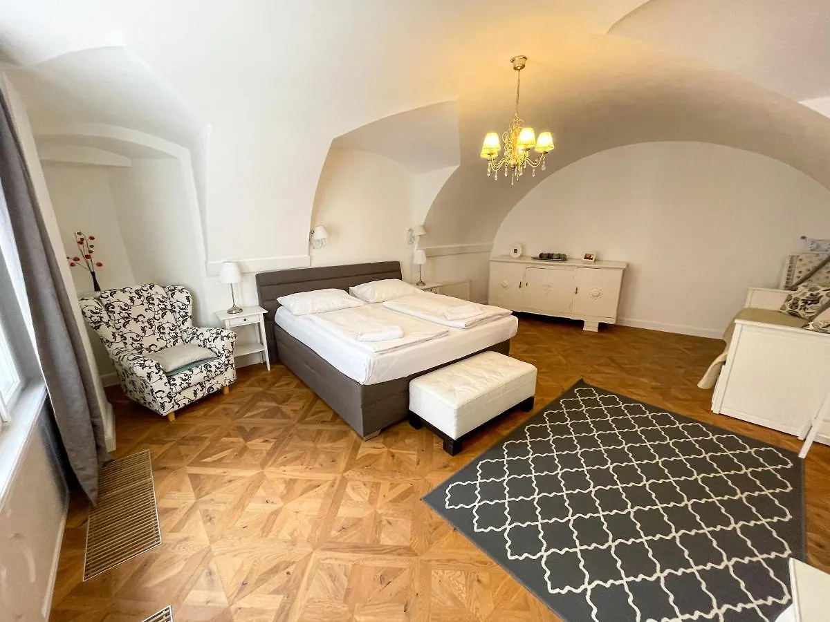 U Obecniho Dvora - Old Town Apartment Prague Czech Republic